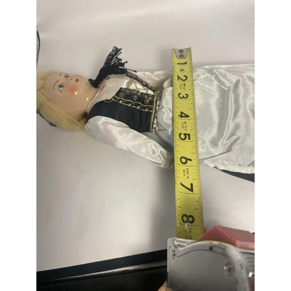 Vintage Croatian Folk Doll/joann/ Iceland 16